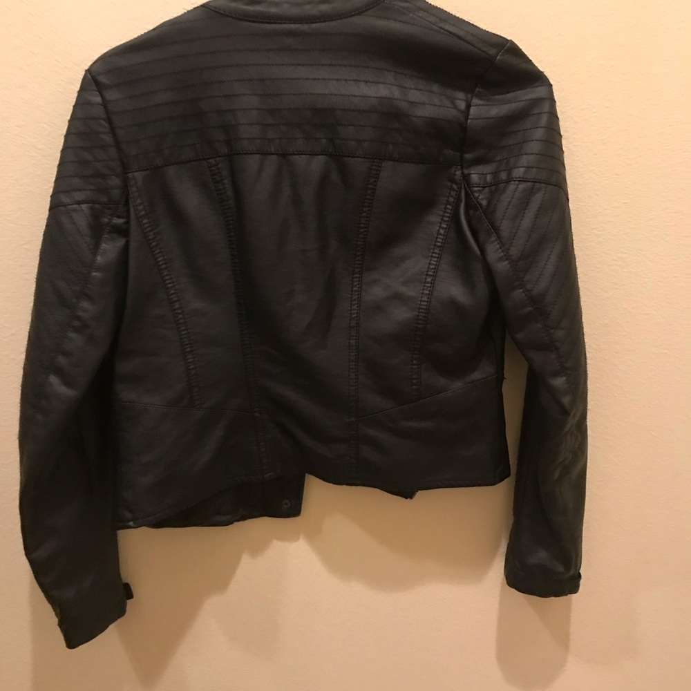 Leather jacket - Picture 2 of 2